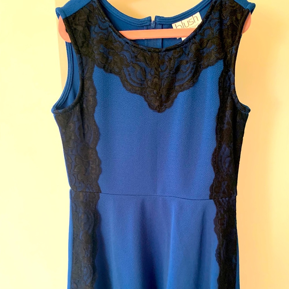 Girls New blue and lace dress!